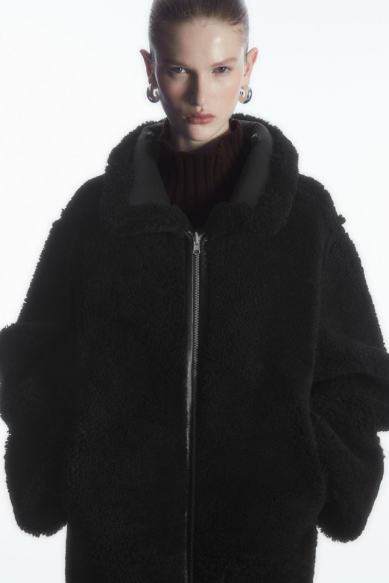 Black COS Oversized Reversible Shearling Jacket Coats & Jackets | 321985-TZD