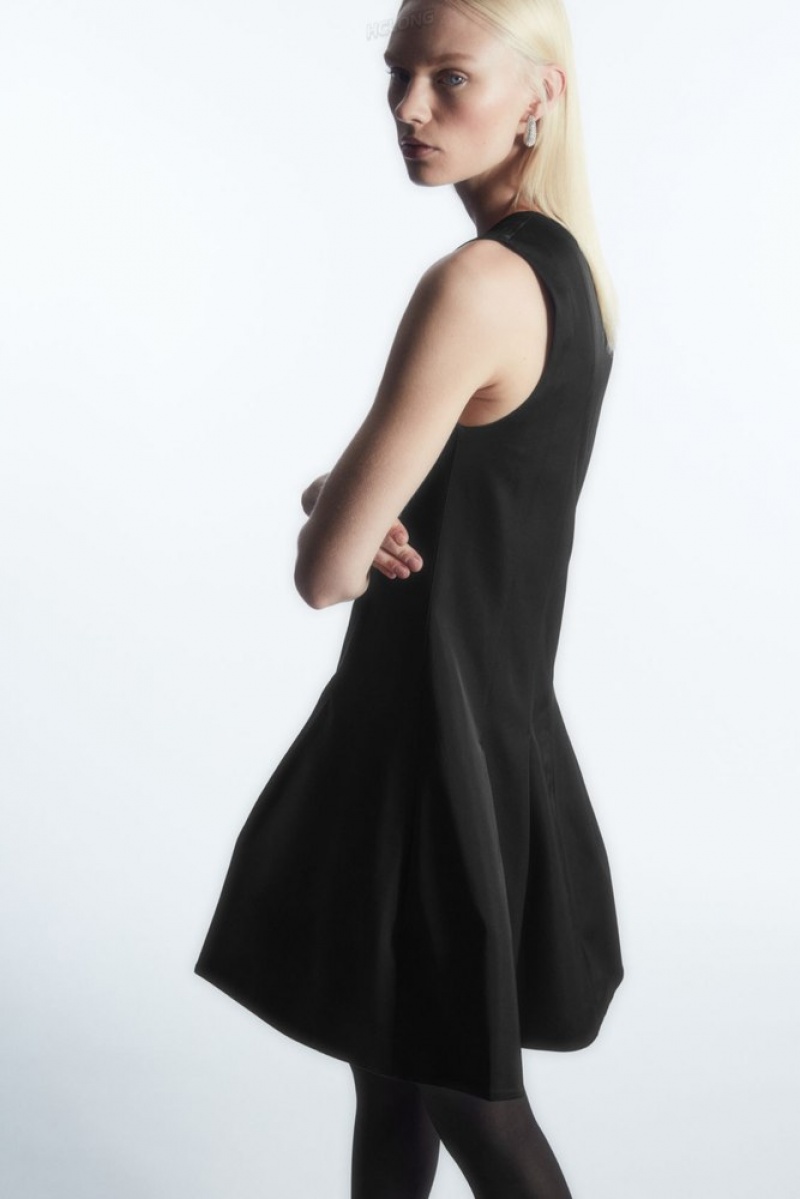 Black COS Sleeveless Pleated Mini Dress Dresses | 187950-XUZ