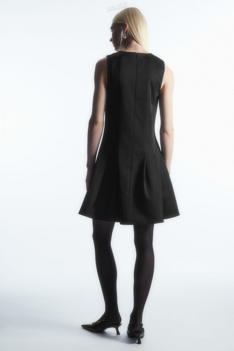 Black COS Sleeveless Pleated Mini Dress Dresses | 187950-XUZ