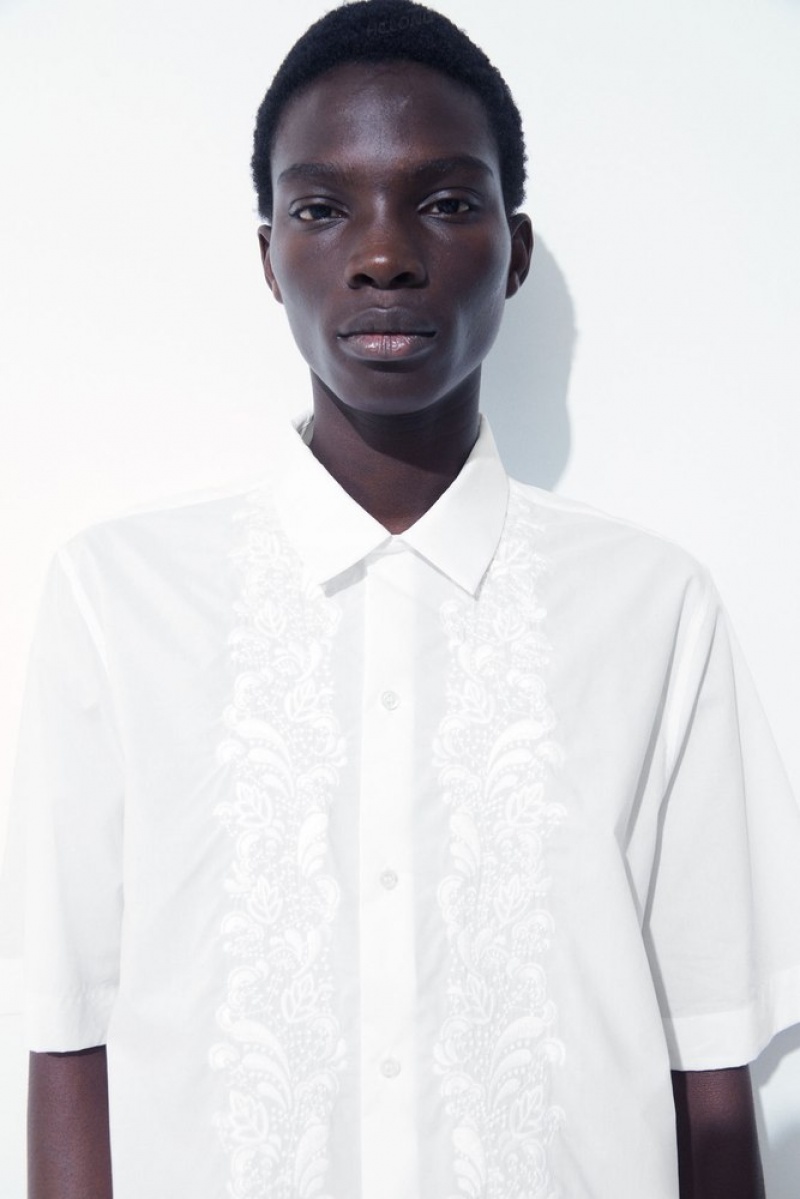 White COS The Embroidered Short-Sleeved Shirt Shirts | 823170-GSB